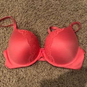 36D Victoria Secrey bra